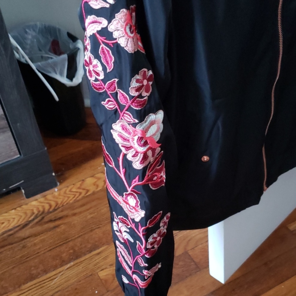 Jacket - Picture 4 of 4